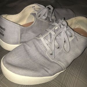 Men’s Toms